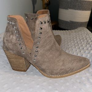 Women’s Heeled Booties